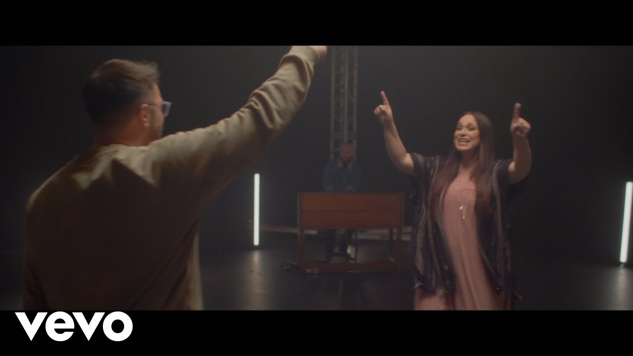 Danny Gokey – Cristo Es Necesario (feat. Christine D'Clario) (Vídeo Oficial)