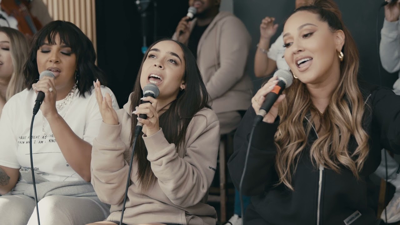 Coritos de Corazon – Israel & New Breed featuring Adrienne Houghton and Aaron Moses