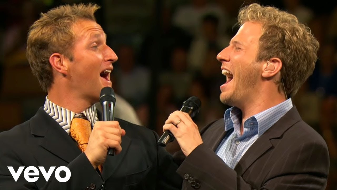 Gaither Vocal Band, Ernie Haase & Signature Sound – Holy Highway (Live)